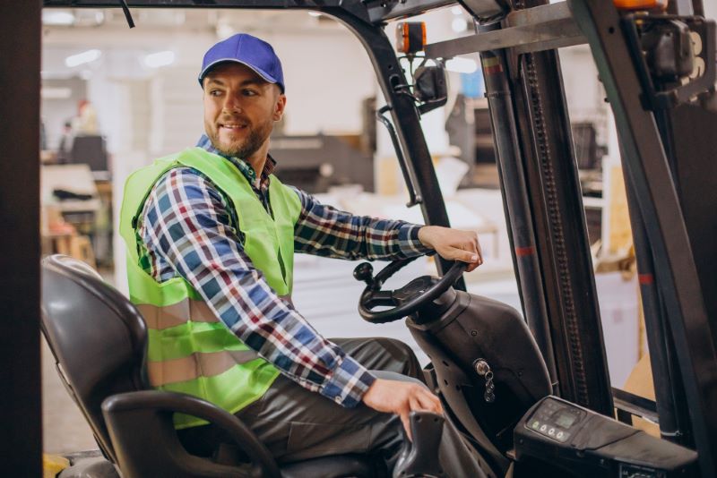 Peluang Kerja Forklift Driver di New Zealand untuk WNI: Gaji Menarik & Kebutuhan Tinggi